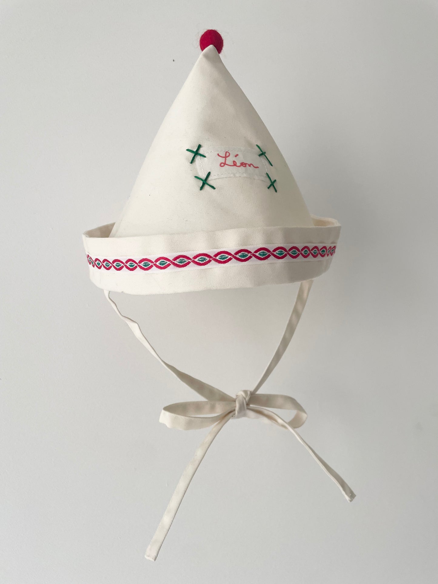 Chapeau pointu bavarois crème