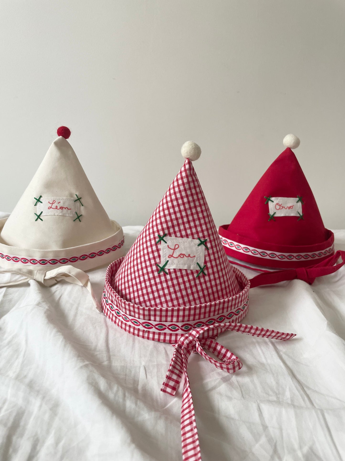 Chapeau pointu bavarois rouge