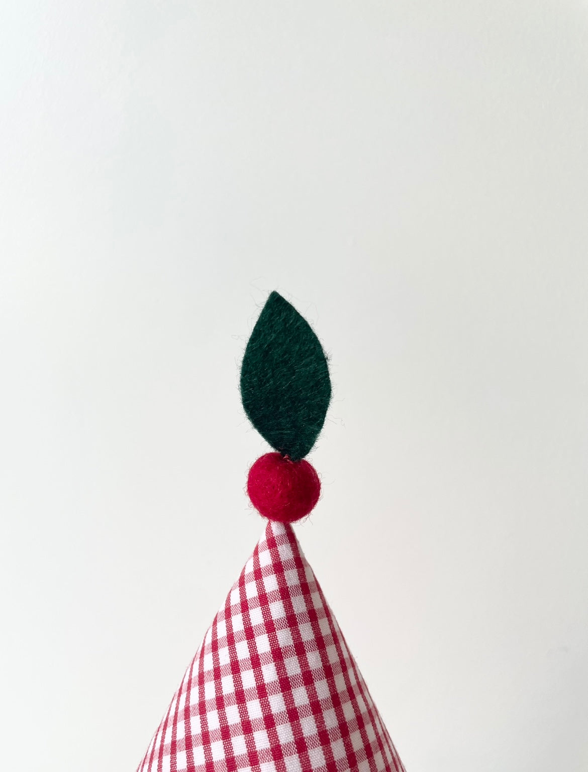 Pointed apple hat