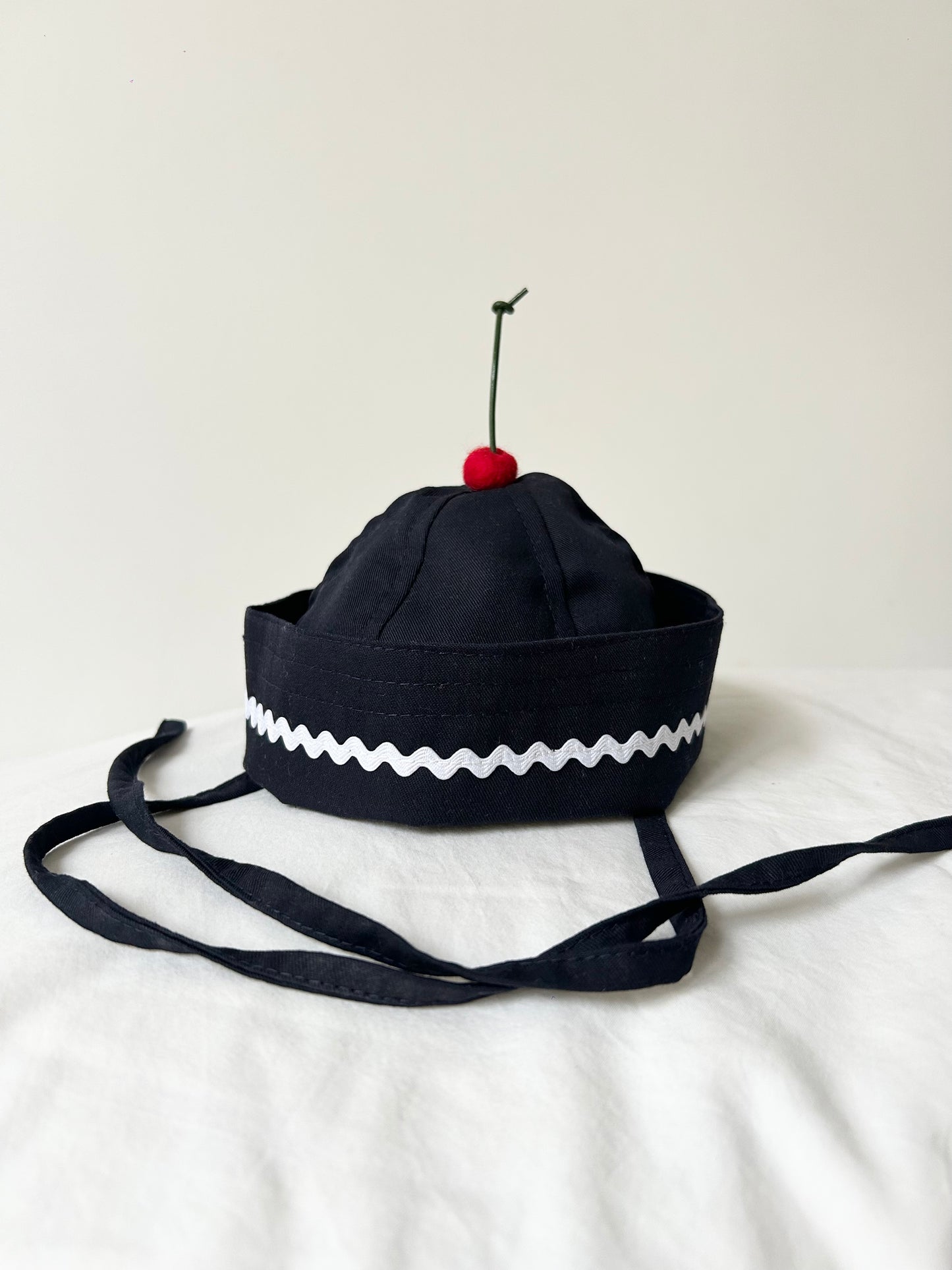 Chapeau marin cerise navy